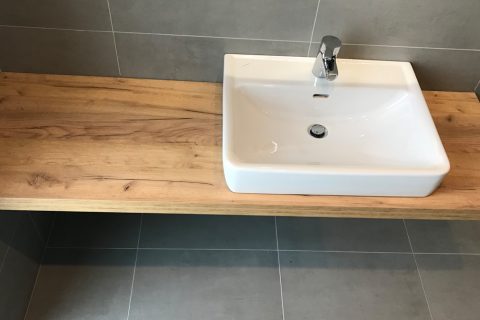 Nábytek do koupelny na míru P01